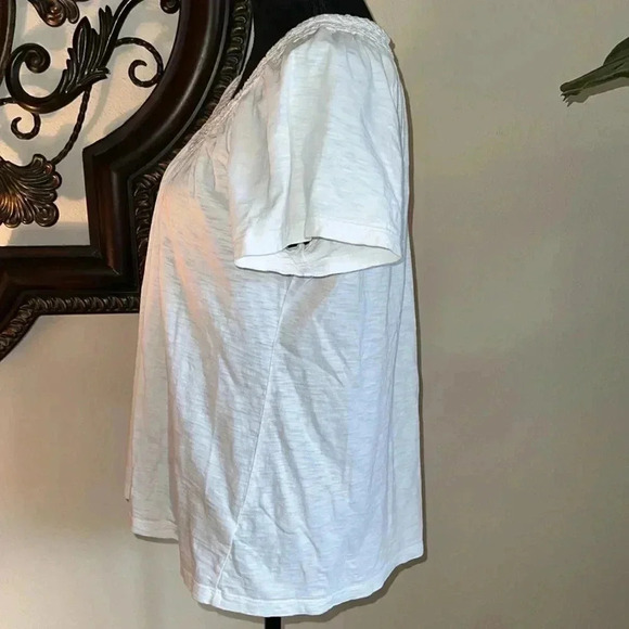 JM Collection Women’s 100% Crisp Summer White T-Shirt with Crochet Neckline - Picture 8 of 11